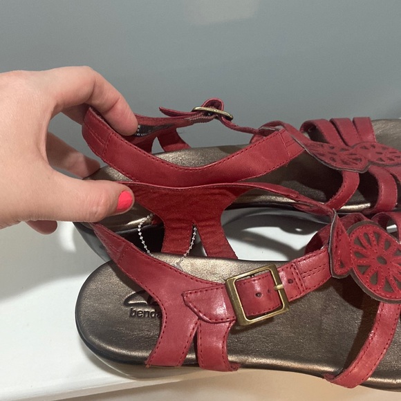 CLARKS Bendables Leather Wedge Sandals Red color Women's Size 11m - Picture 7 of 16